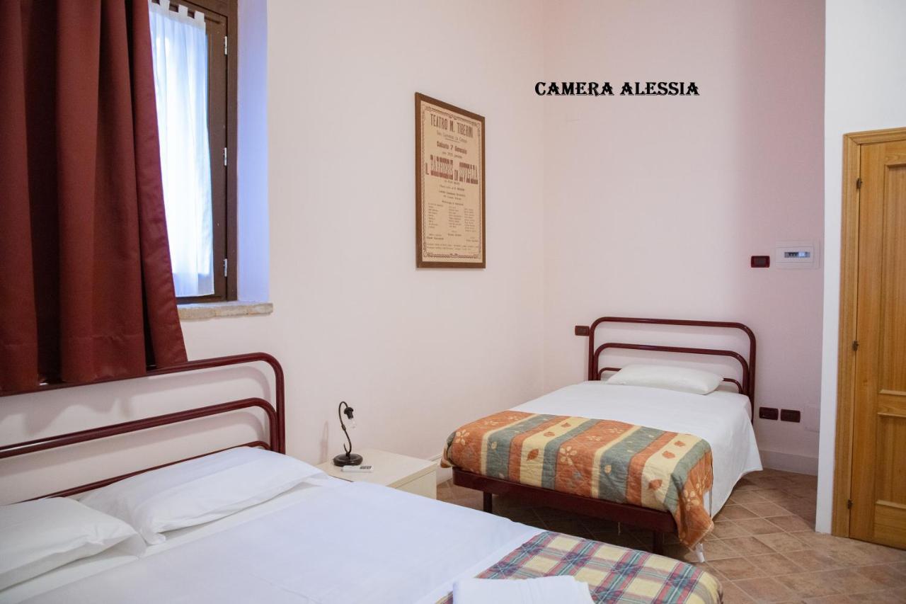 Hotel Palazzo Meraviglia Albergo Diffuso Corinaldo Buitenkant foto