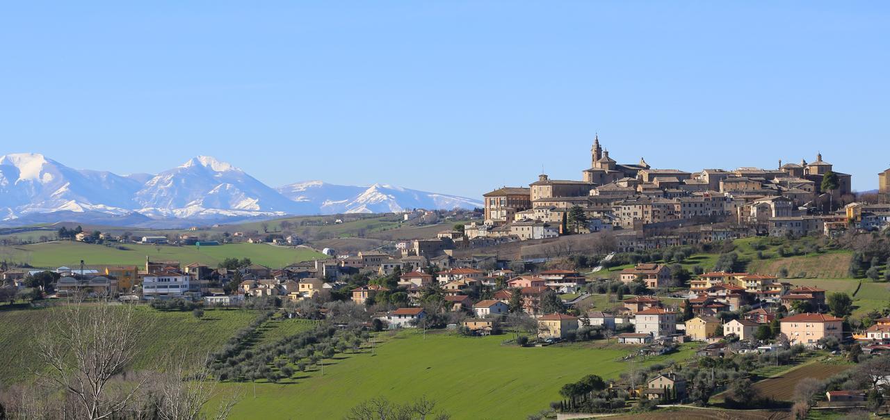 Hotel Palazzo Meraviglia Albergo Diffuso Corinaldo Buitenkant foto
