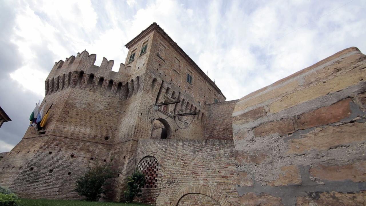 Hotel Palazzo Meraviglia Albergo Diffuso Corinaldo Buitenkant foto