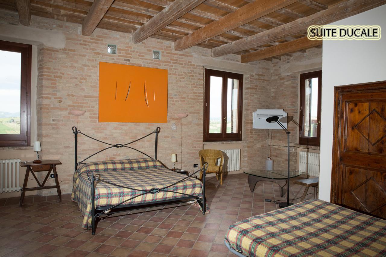Hotel Palazzo Meraviglia Albergo Diffuso Corinaldo Buitenkant foto