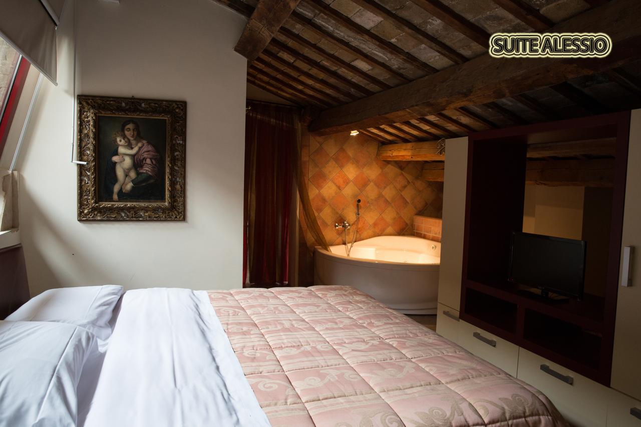 Hotel Palazzo Meraviglia Albergo Diffuso Corinaldo Buitenkant foto