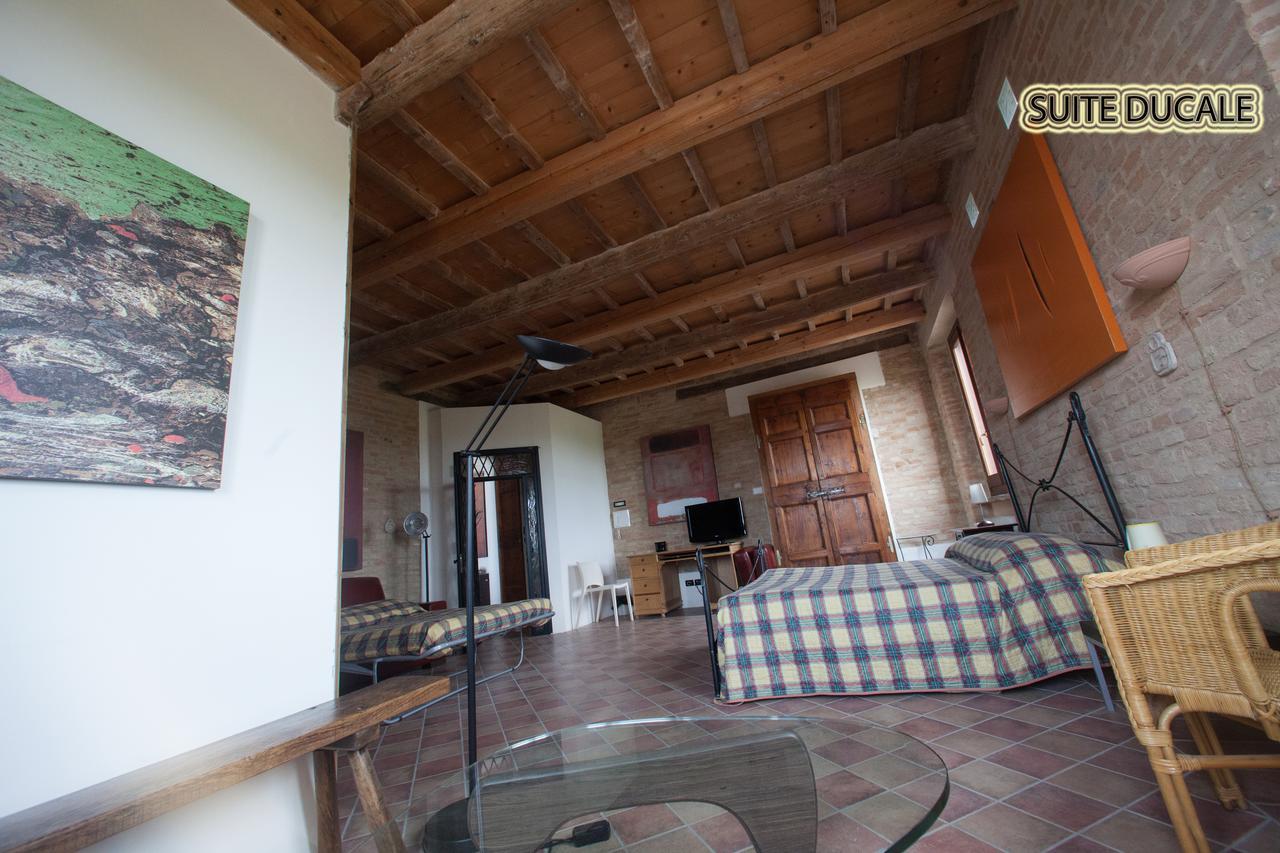 Hotel Palazzo Meraviglia Albergo Diffuso Corinaldo Buitenkant foto