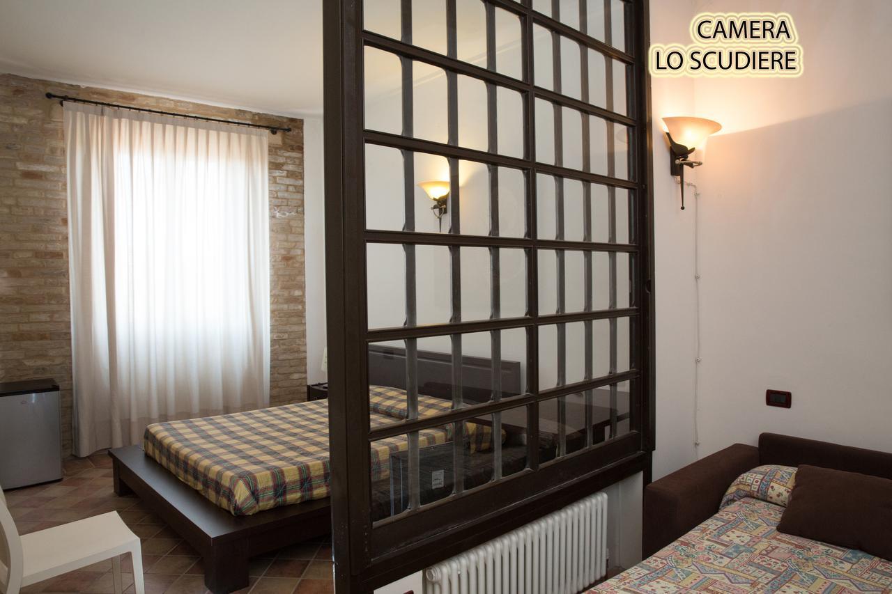 Hotel Palazzo Meraviglia Albergo Diffuso Corinaldo Buitenkant foto