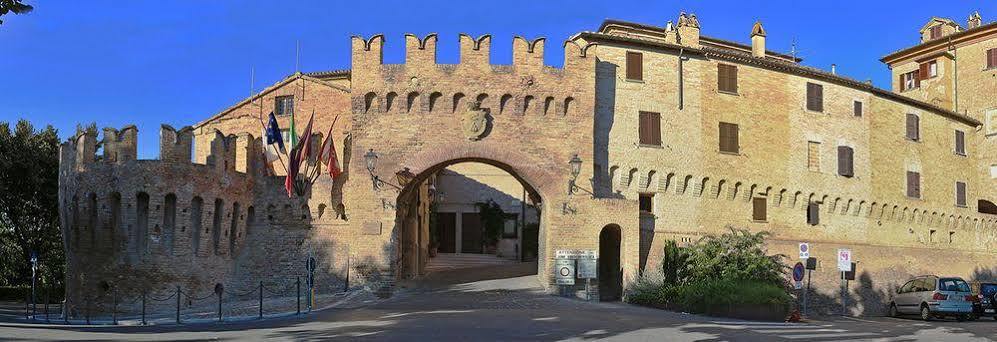 Hotel Palazzo Meraviglia Albergo Diffuso Corinaldo Buitenkant foto