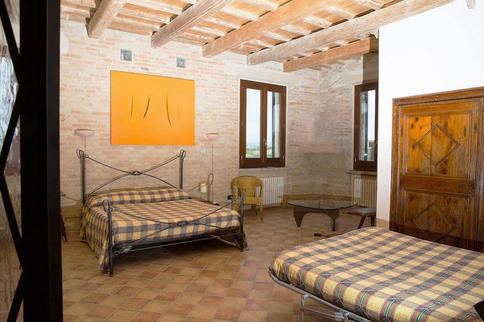 Hotel Palazzo Meraviglia Albergo Diffuso Corinaldo Buitenkant foto